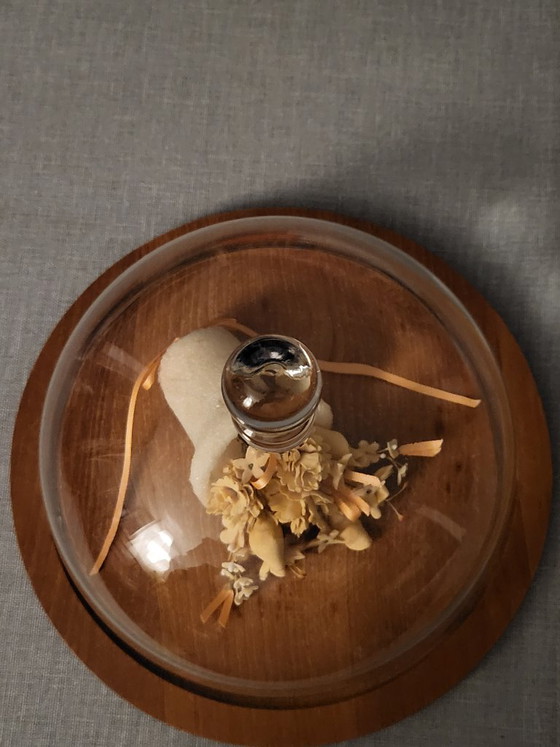 Fleurs de Sucre Anglaises sous Cloche en Verre sur Plateau en Bois, Englische Konditoren Zuckerkunst (photo 7 sur 15)