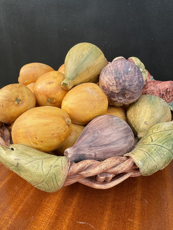 Image 1 of Corbeille fruits trompe l’œil Portugal années 70