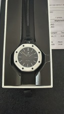 Reloj de colaboración con Swatch