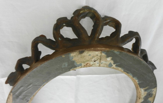 Image 1 of Cornice ovale antica in legno dorato, nodo stile Luigi XVI