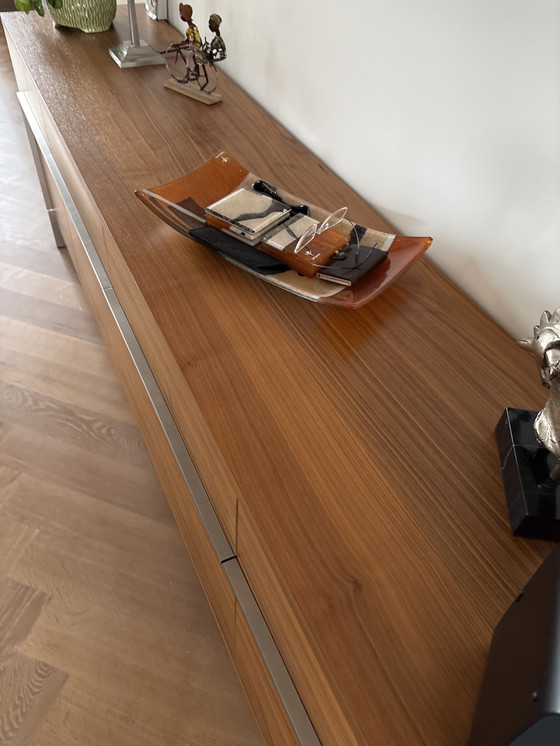 Image 1 of Dressoir Bert Plantagie massief notenhout model Vision