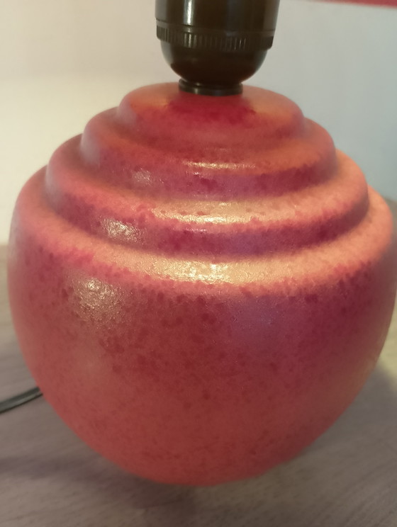 Image 1 of Lampe vintage porcelaine de Bruxelles abat jour fibre de verre excellent état rouge 