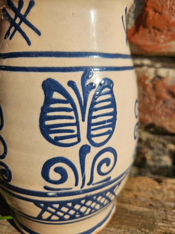 Image 1 of Traditioneel blauw-wit handbeschilderd aardewerk | Hongaarse volkskunst keramische kan | Korond Corund Transsylvanië