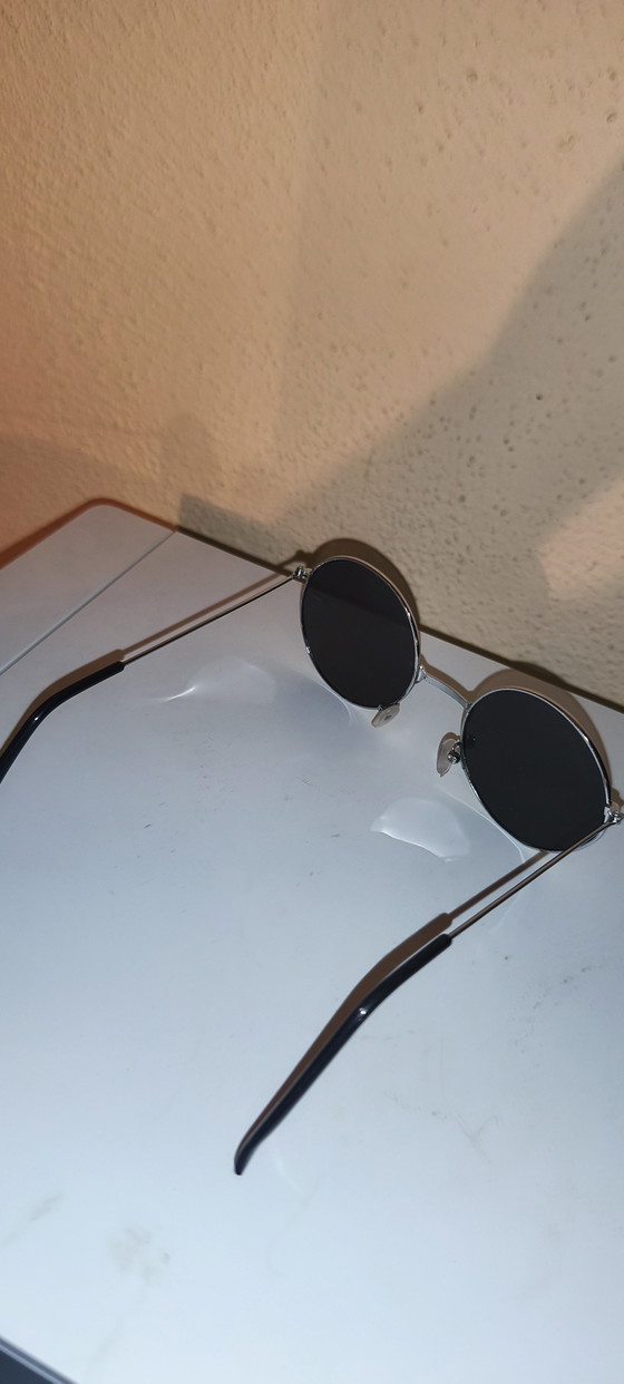 Lunettes style Jon Lennon des années 70 et 80 – Cadeaux, Glass, Metal (photo 8 of 9)
