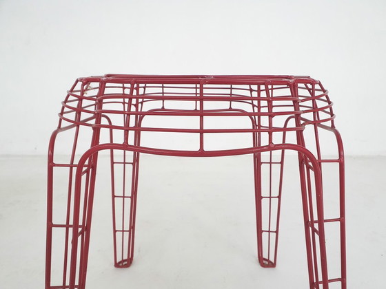 Image 1 of Set di tre sgabelli in filo metallico rosso