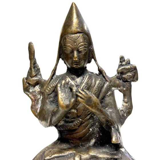 Tsongkhapa de Bronce Tibetano Antiguo del Siglo XVIII/XIX – Fundición Magistral de Pared Delgada – 15.5 cm / (photo 9 of 10)