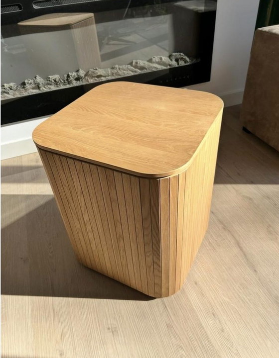 Image 1 of Mesa auxiliar de diseño de madera, alta calidad, nueva en caja.