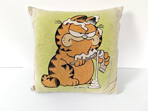 Vintage Garfield Pillow from the 70s – Retro Cartoon Hero Decor for Sofa or Kids Room, Soft Collectible Decoration