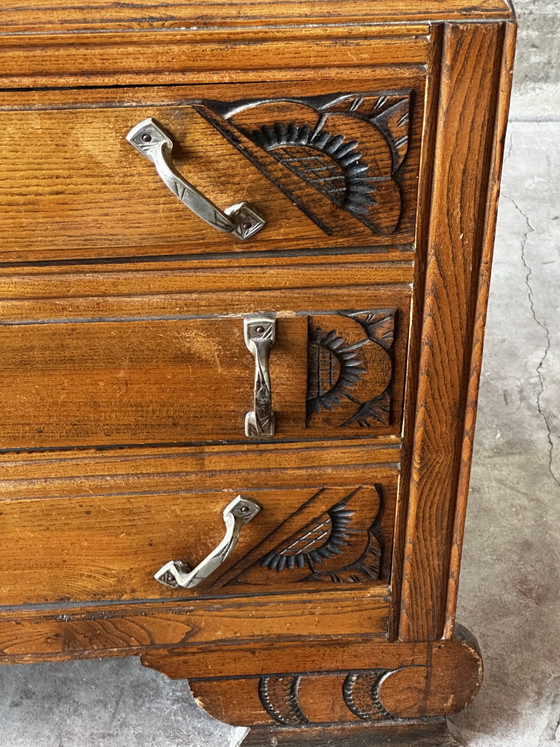 Kompakte Art-Deco-Kommode aus den 1930er Jahren, aus geschnitztem Holz und Marmor – Commode Art deco (photo 10 of 14)