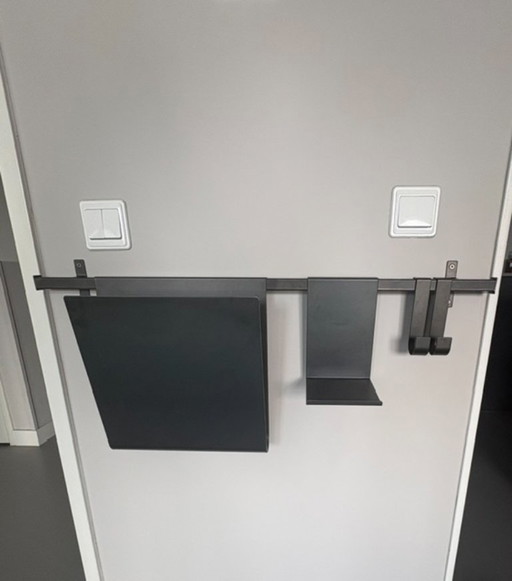 House Doctor schwarzes Metall Wandregal Virar