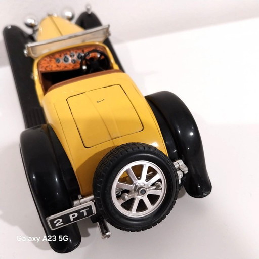 Vintage Diecast Model – Bugatti Type 55 (1932) | Collector’s Piece
