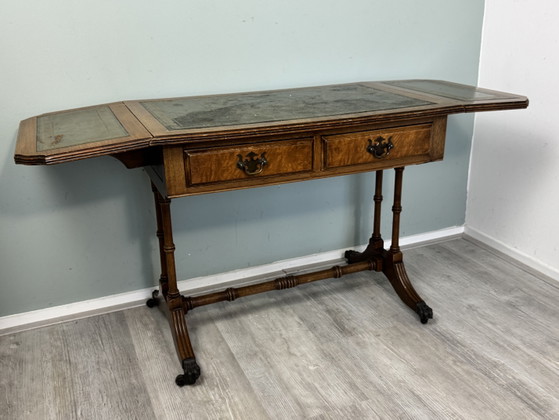 Antiker Schreibtisch mit grüner Lederplatte und Schubladen – Couchtische, Wood (photo 6 of 15)