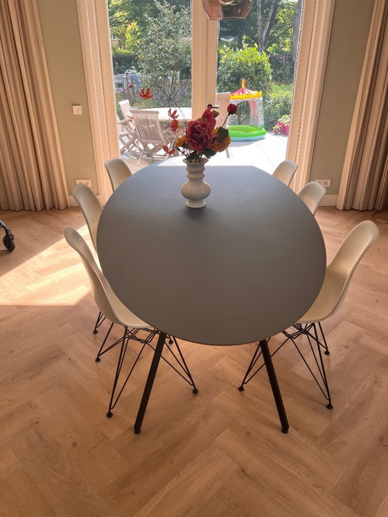 Image 1 of Design table