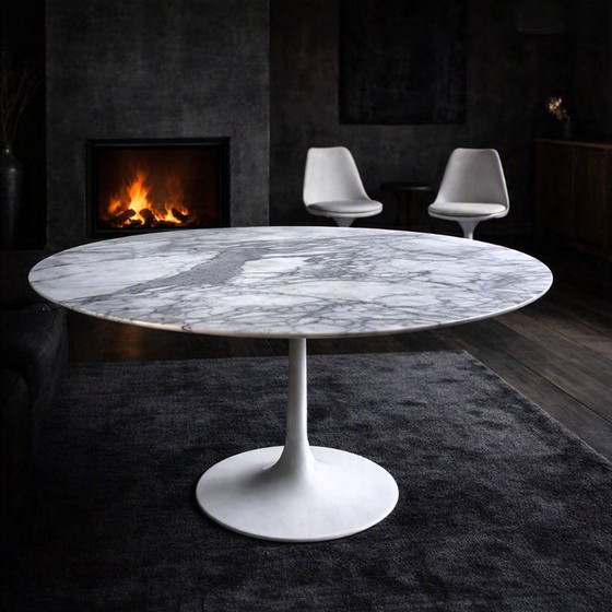 Dining Table (Ø 130 cm) After a Design by Eero Saarinen / Arabescato Corchia Oro Marble (photo 3 of 12)