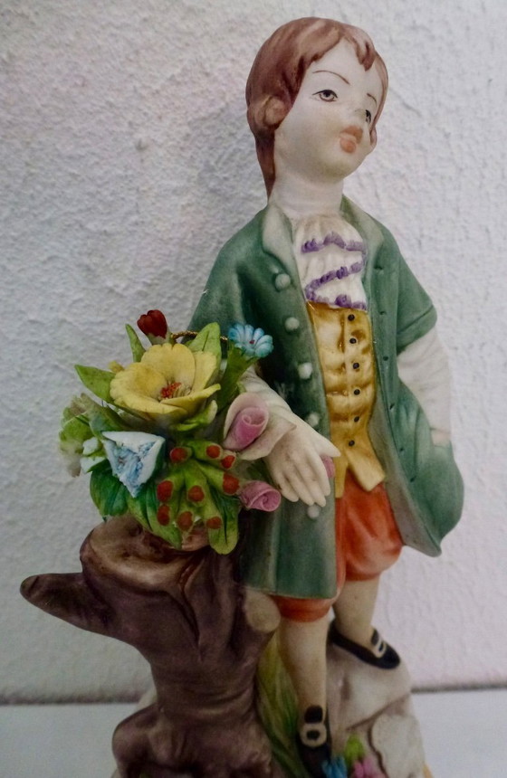 Image 1 of 2x Vintage Capodimonte figurines, hand-painted.