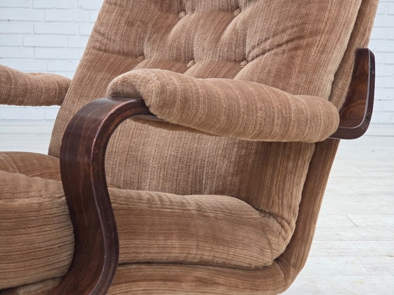 Image 1 of Anni '70, poltrona girevole danese, mobili in velluto a coste, legno di faggio scuro.