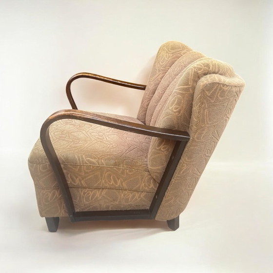 Image 1 of Art Deco Bugholzsessel - ca. 1940er Jahre deutscher Cocktailsessel mit Bugholzarmlehnen und grünem Brokatbezug.