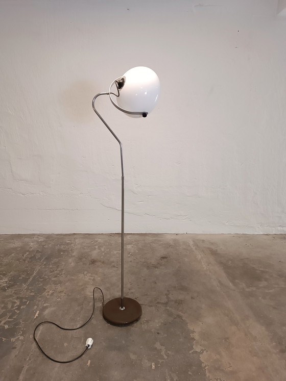 Image 1 of Vintage vloerlamp uit het ruimtetijdperk