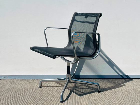 Image 1 of Paar van Vitra Eames Vintage Alu Group armstoelen