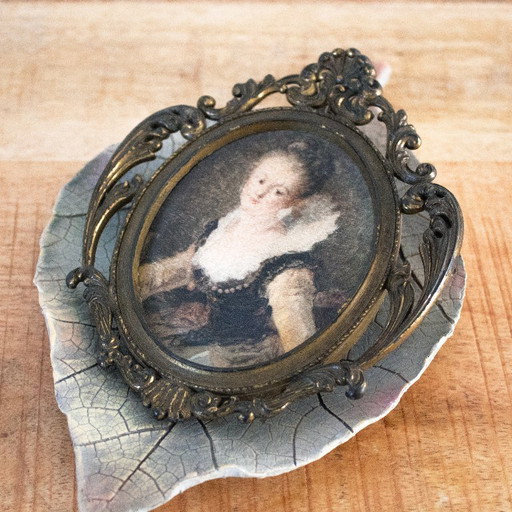 Vintage Brass Italian Oval Frame: With Print of Madame Brillon De Jouy – decoratieve objecten