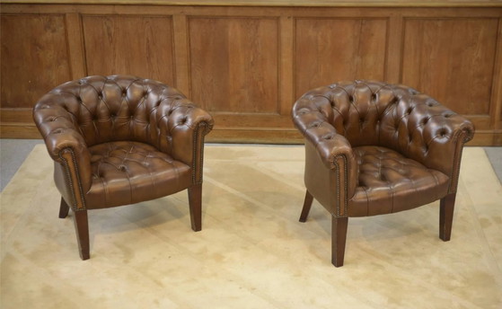 Pair of upholstered leather Club armchairs – Vintage (photo 8 of 14)