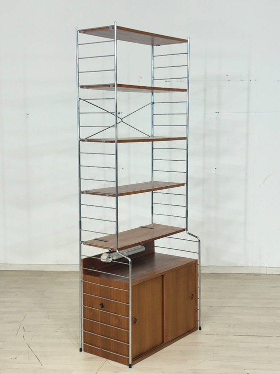 Image 1 of Teakhouten boekenkast "String Continental" van Nils Strinning - Wandplank uit het midden van de 20e eeuw - jaren 60