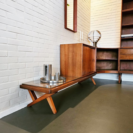 Image 1 of Sideboard-Wandschrank mit Kreuzbeinen