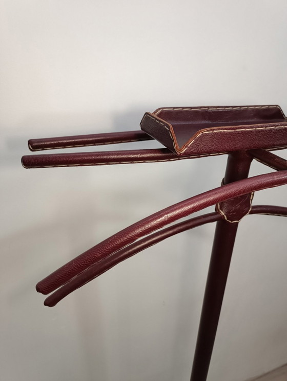 Image 1 of Luxurious leather valet sewn by Jacques Adnet 1950