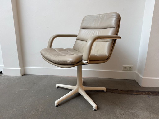 Unique conference/office chairs - Artifort