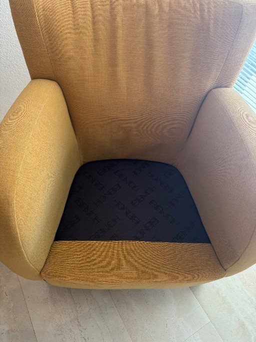 Sillón banco Momo en tejido amarillo ocre