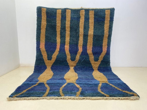 Handmade Moroccan rug, decorated, 200cm x 300cm