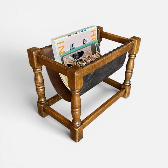 Image 1 of Vintage traditionele tijdschriftenhouder van hout en leer