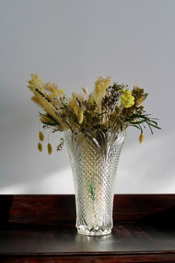 Image 1 of Grand vase en cristal taillé – motif à pointes de diamant