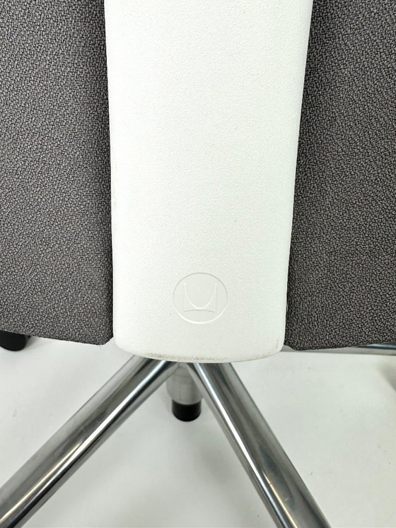 Image 1 of Heman Miller Sayl-Lehrstuhl