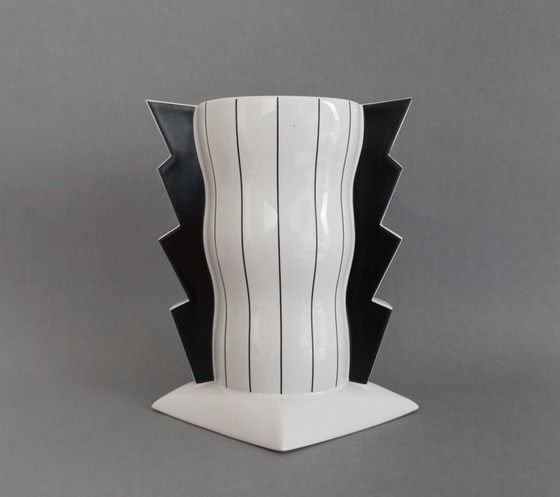 Image 1 of Heide Warlamis Vase en céramique postmoderne/Wiener Werkstatte Collection Vienne 1980's