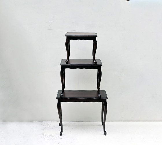 Image 1 of Antieke set van 3 bijzettafels.