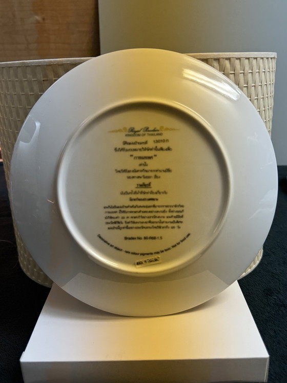 Image 1 of 🌺 “The Love Story of Siam” | Handgeschilderde collector plates | Royal Porcelain Thailand | 22-karaats goud | Nieuws