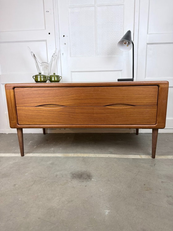 Image 1 of Commode/buffet bas Dyrlund « Sjaelsmark » – teck