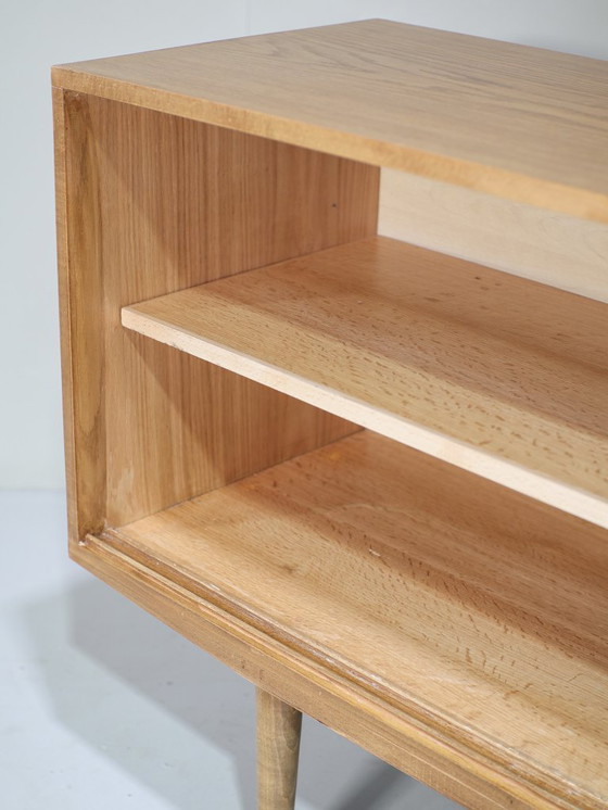 Image 1 of Buffet bas chêne vintage danois