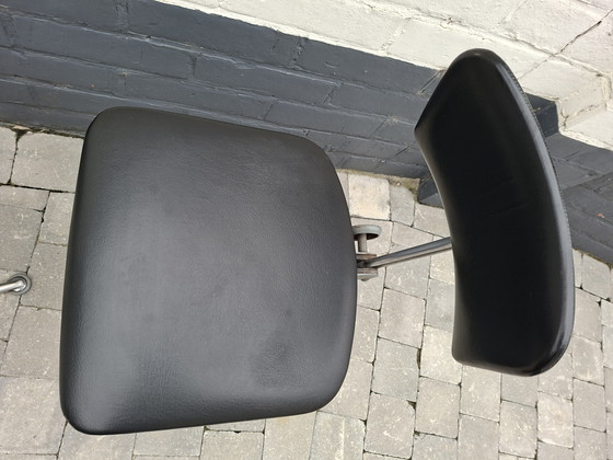 Image 1 of 2x Ahrend De Cirkel Friso Kramer sgabello da studio industriale sgabello da architetto 1971