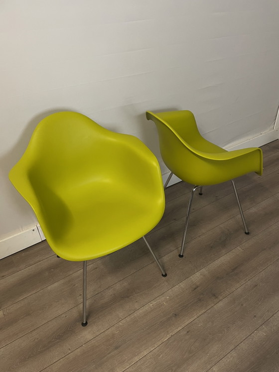 4x Vitra Dax Esszimmerstühle in Grün – Plastic, Metal, Modern (photo 2 of 8)