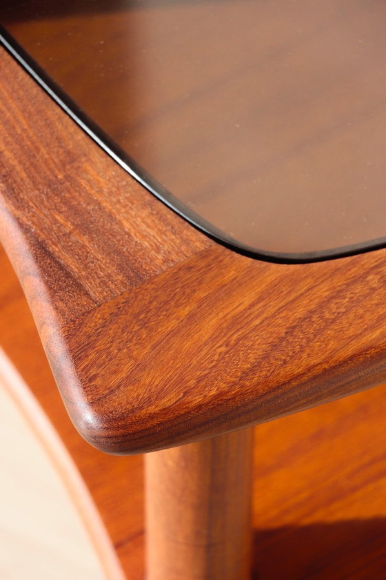 Image 1 of Tavolino vintage G Plan - E Gomme - in teak e vetro fumé