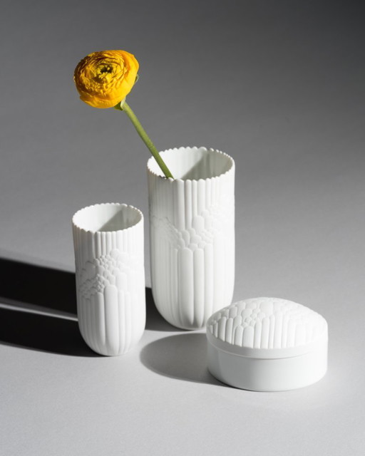 Rosenthal Anemone Porzellan-Trio kleiner Vasen mit Deckelbox von Rosemonde Nairac