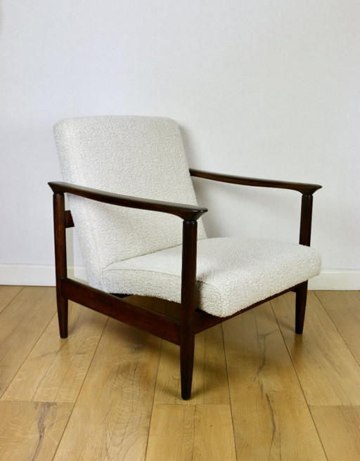 Poltrona GFM-142, design di Edmund Homa degli anni '70, bianco avorio boucle - 2 pezzi disponibili - legno scuro