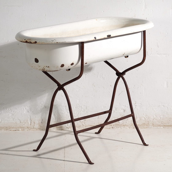 Antique bathtub in enamelled iron – Central Europe, circa 1950 #5 – Decorative Objects, Industrieel (photo 8 of 40)