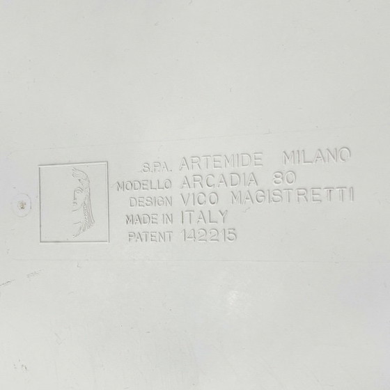 Image 1 of Witte Arcadia salontafel van Vico Magistretti voor Artemide, jaren 70.