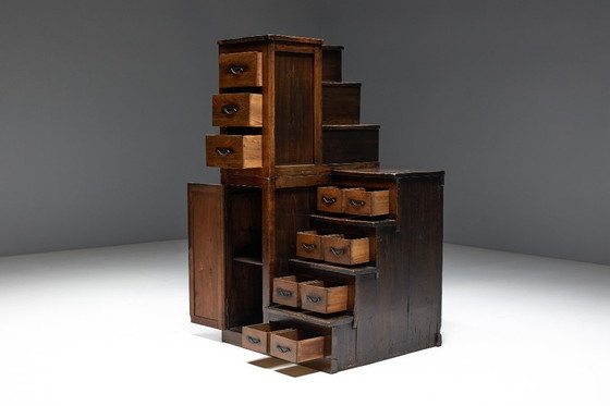 Image 1 of Kaidan Tansu Japanse trapkist, Japan, 19e eeuw