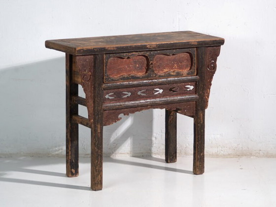 Antiker Konsolentisch mit mehrschichtiger Patina – China, ca. 1930 (photo 7 of 40)