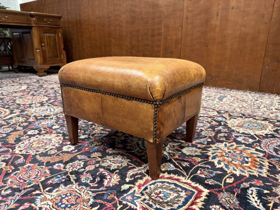 Set Classic English Sheep Leather Armchair and Ottoman – Bendic International, Wood (photo 12 of 14)