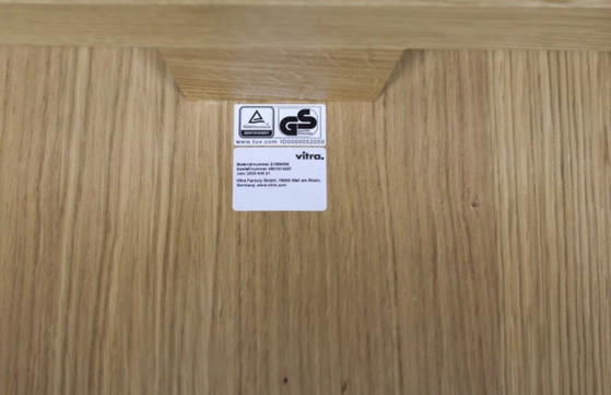 Image 1 of Chaise longue Vitra Jean Prouvé, totalmente de madera de roble natural: artesanía atemporal en roble macizo.